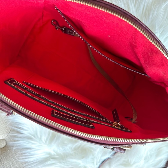 Dooney & Bourke Women’s Satchel in Pebble Grain Leather in Rich Burgundy colour - Picture 13 of 16